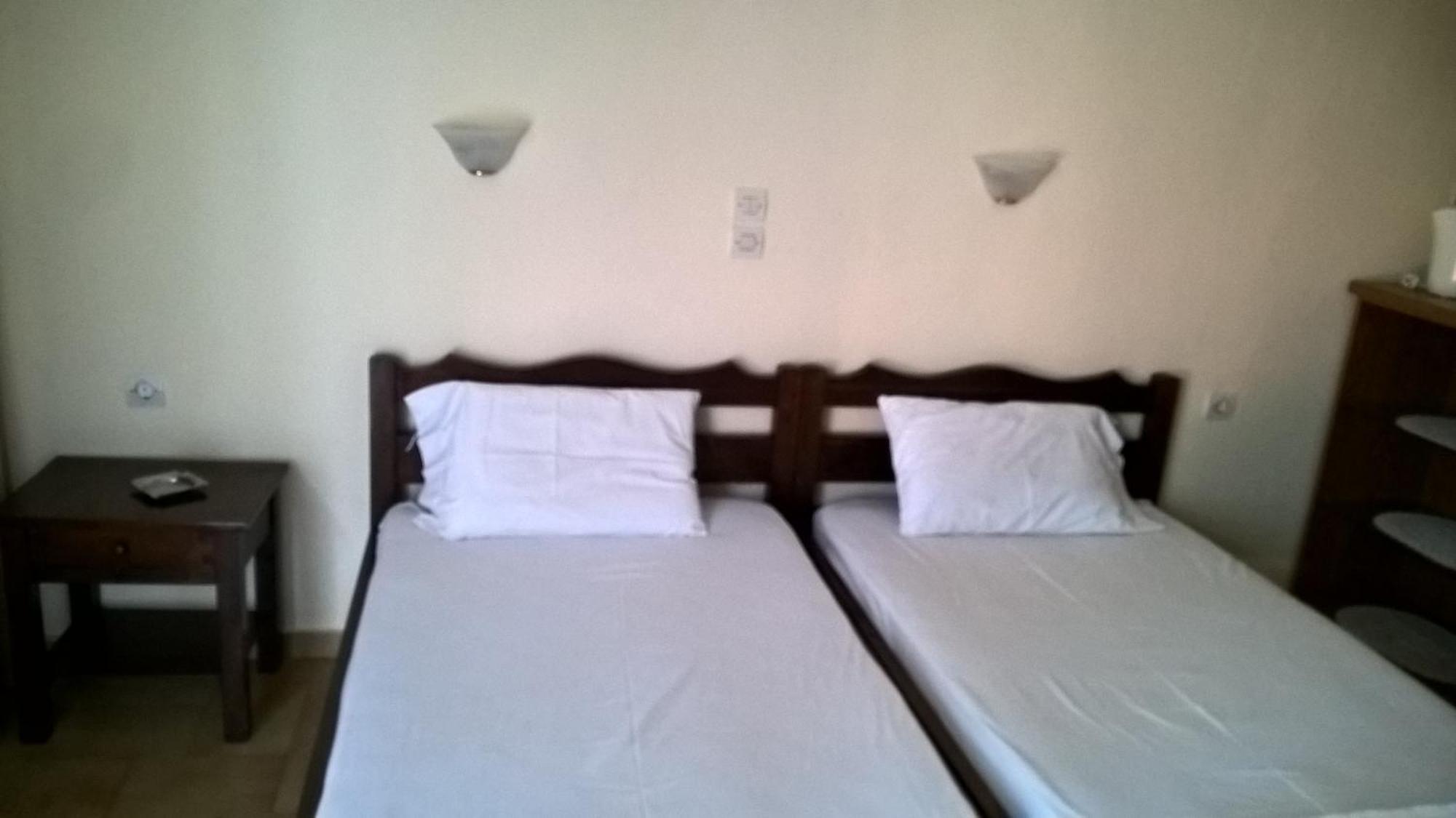 Salvanos Residence Ipsos Ngoại thất bức ảnh